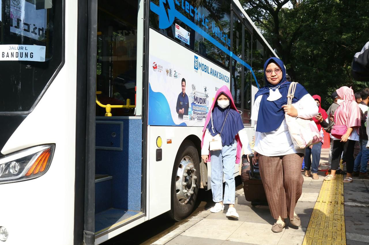 MUDIK GRATIS: Suasana pemberangkatan pemudik saat &rdquo;Mudik Asyik Bersama BUMN&rdquo; pada 2023.