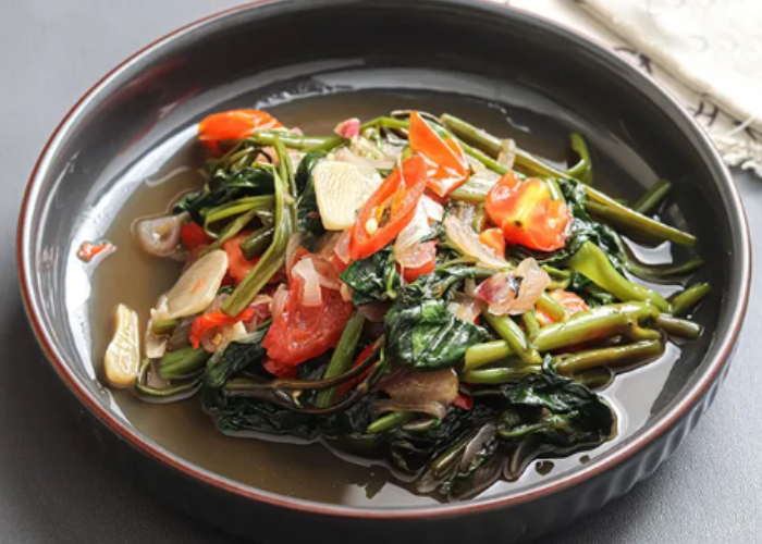 Sayur kangkung.