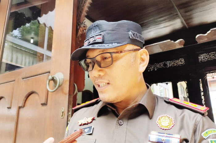 TERUS BEPROSES: Kejari Kudus Henriyadi W Putro memberikan penjelasan terkait perkembangan kasus KONI Kudus.