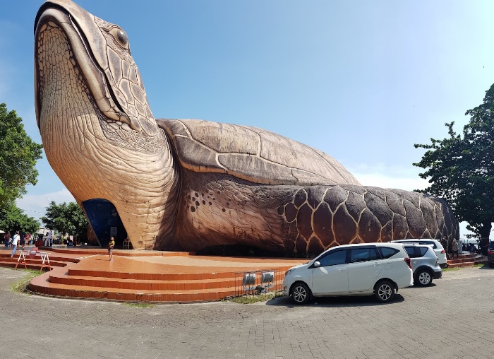 Pantai Kartini Jepara.