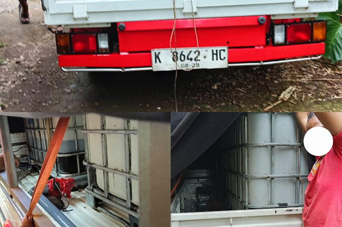 Sebuah mobil isuzu putih bak terbuka kedapatan warga diduga membawa timbunan solar di Batealit, Jepara