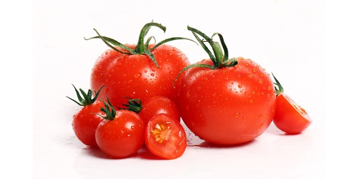 BUAH TOMAT