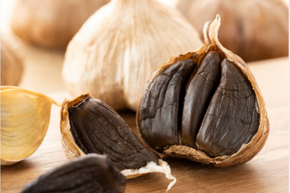 BAWANG HITAM ATAU BLACK GARLIC