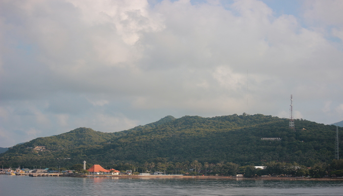 EKSOTIS: Penampakan pemandangan Pulau Karimunjawa dilihat dari perairan.