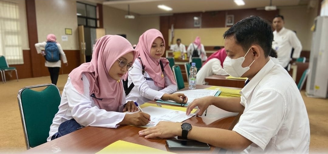 DIANGKAT: Pemerintah mengangkat PPPK guru di Kantor BKPP Pati baru-baru ini.