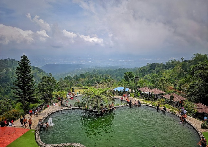 Wisata Umbul Sidomukti Semarang.