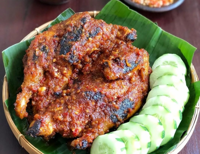 Kuliner Ayam Pencok Purwodadi.