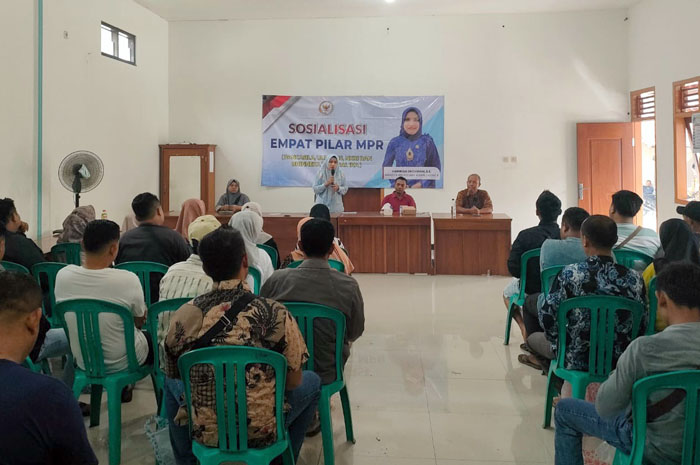 BERBANGSA: Anggota DPR RI Harmusa Oktaviani dalam&nbsp;acara Sosialisasi 4 Pilar DPR RI di Kelurahan Tegal Gunung, Blora.