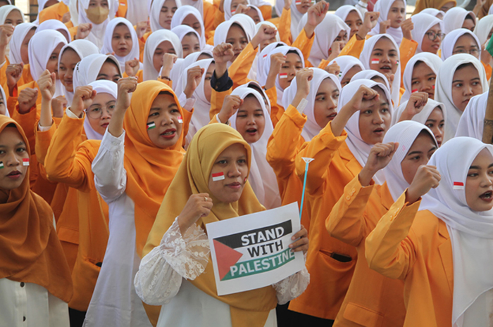AKSI DAMAI: Civitas Umku melaksanakan aksi pembelaan terhadap Palestina kemarin.