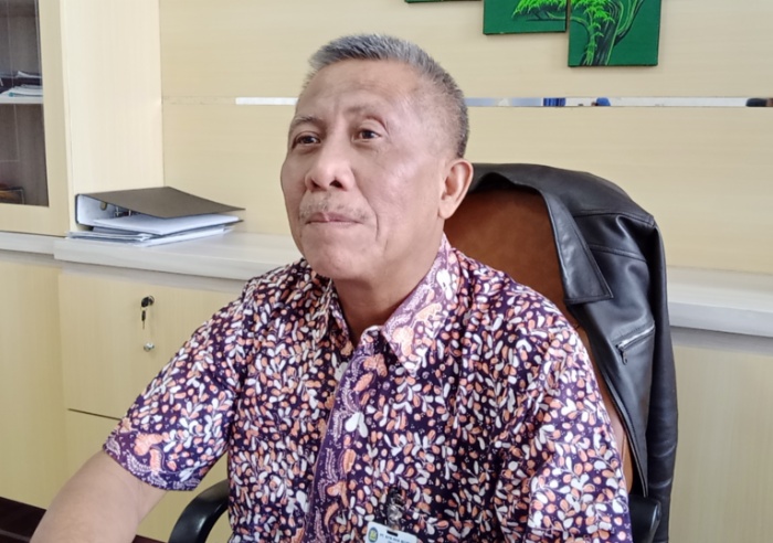PENJELASAN: Direktur Utama BPR BKK Kabupaten Blora Puguh Haryono saat memberikan keterangan kepada media.