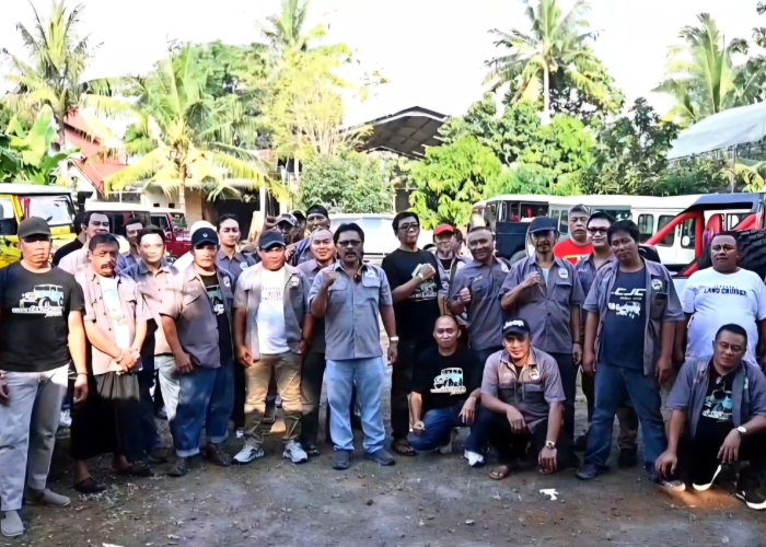 DUKUNG: Komunitas Toyota Land Cruiser Jepara Community (LCJC) menyatakan siap mendukung pencalonan Irjen Pol Ahmad Luthfi sebagai Calon Gubernur Jateng 2024-2029.