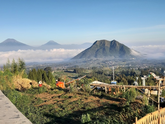 Panorama pemandangan Gunung Merbabu.
