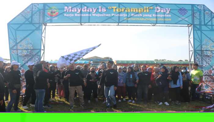 SEMANGAT: Suasana peringatan Hari Buruh di Lapangan Kridosono Blora