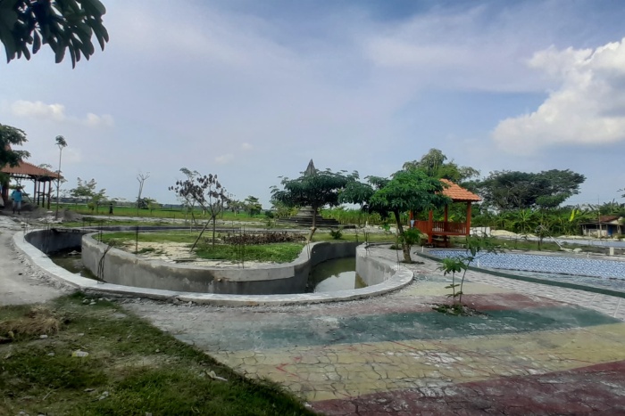 MANGKRAK: Proyek pembangunan wisata di Desa Ketuwan yang dianggarkan dari Dana Desa.