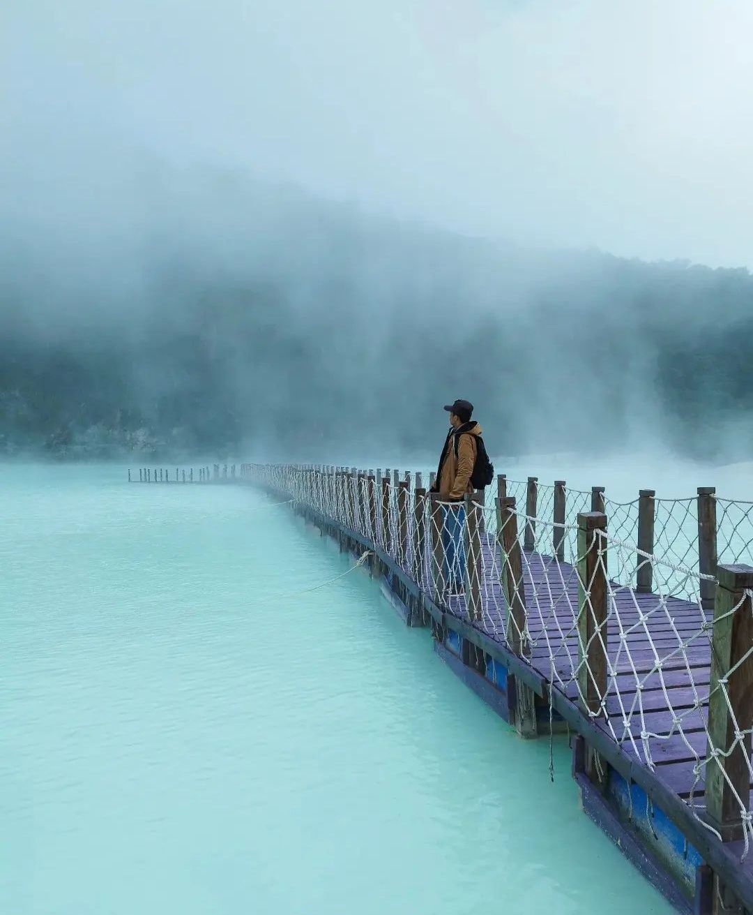 CANTIK: Kawah putih ciwidey seperti di negeri dongeng.