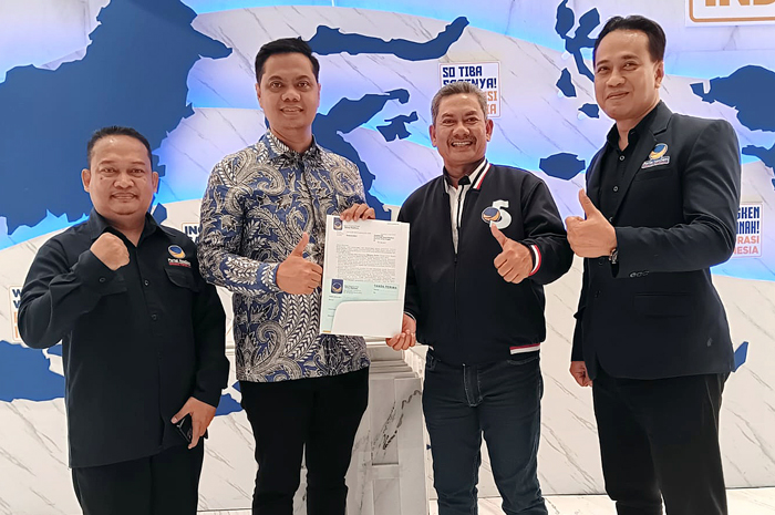 MERAPAT: Para petinggi parpol Nasdem Jepara bersama Witiarso Utomo usai mendapat rekomendasi dari DPP Nasdem untuk maju Pilkada 2024.