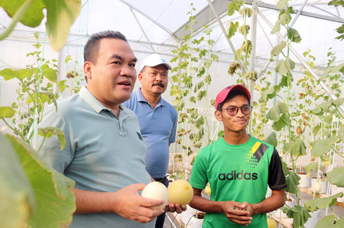 APRESIASI: Bupati Blora Arief Rohman memberikan bantuan untuk kelompok tani di Kabupaten Blora.