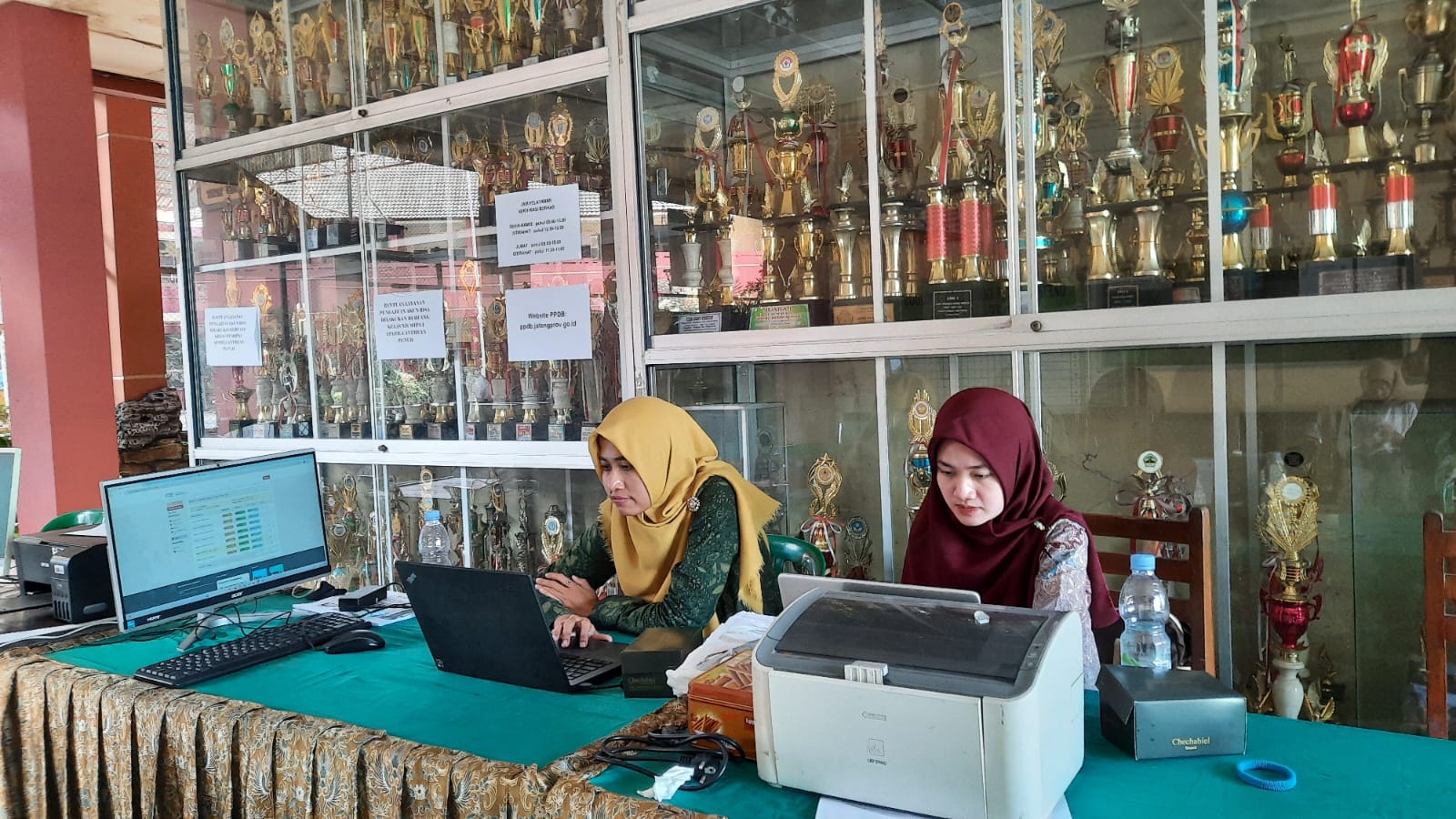 Di SMA 1 Kudus, Daya tampung sebanyak 396 calon peserta didik sudah terpenuhi di hari pembukaan Senin (24/6) hingga kemarin (26/6).