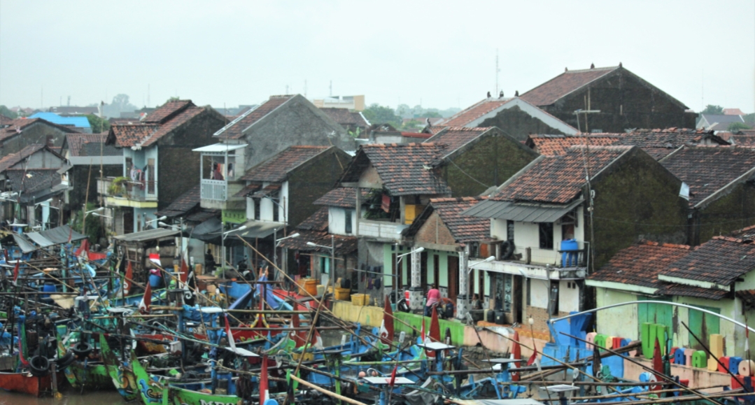 KATEGORI RENDAH: Masyarakat beraktifitas di salah satu sudut kawasan pemukiman Kelurahan Jobokuto, Jepara Kota.