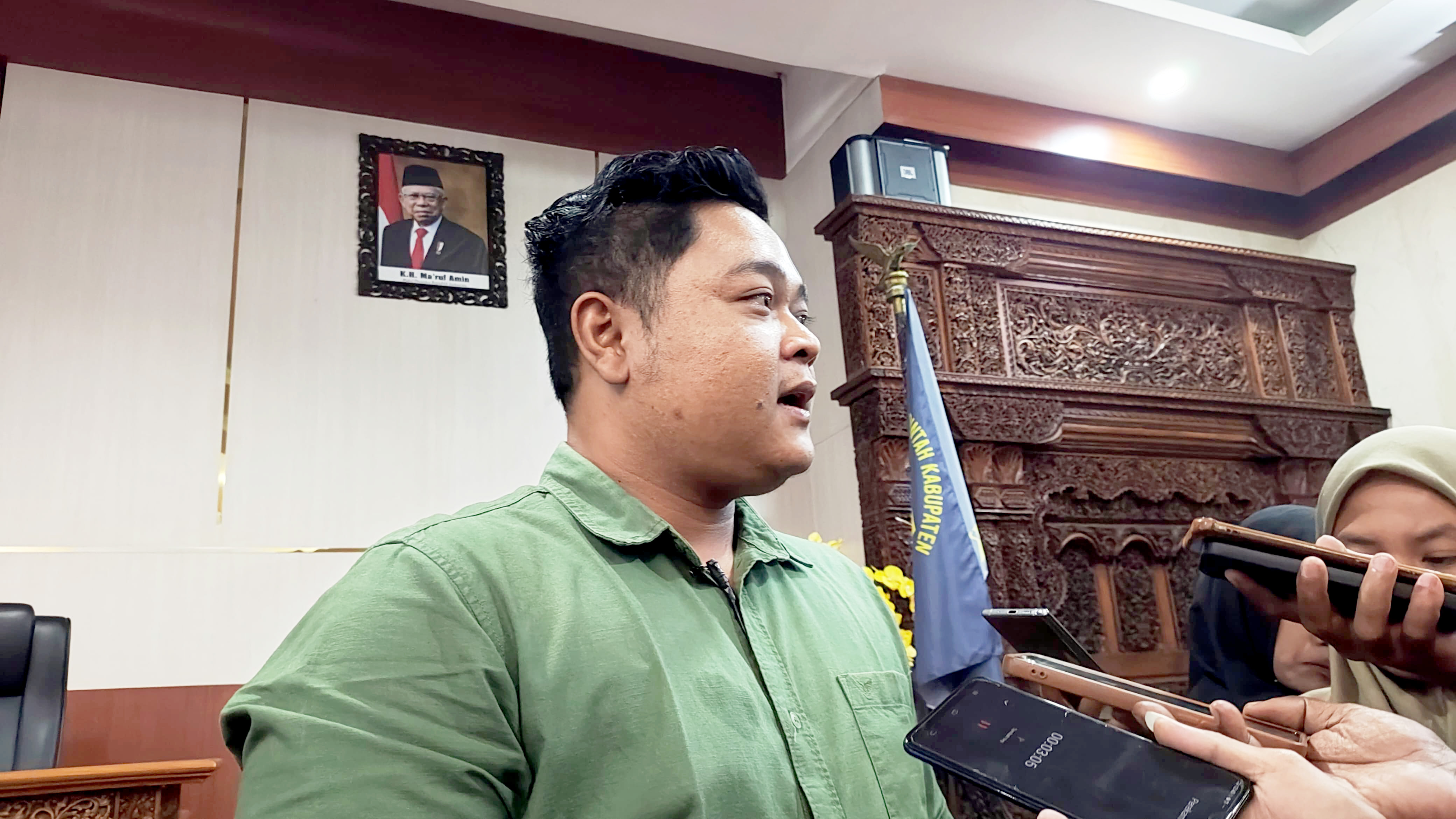 DIBAHAS: Panitia khusus (Pansus) II DPRD Kudus membahas ranperda inisiatif keterbukaan informasi publik.