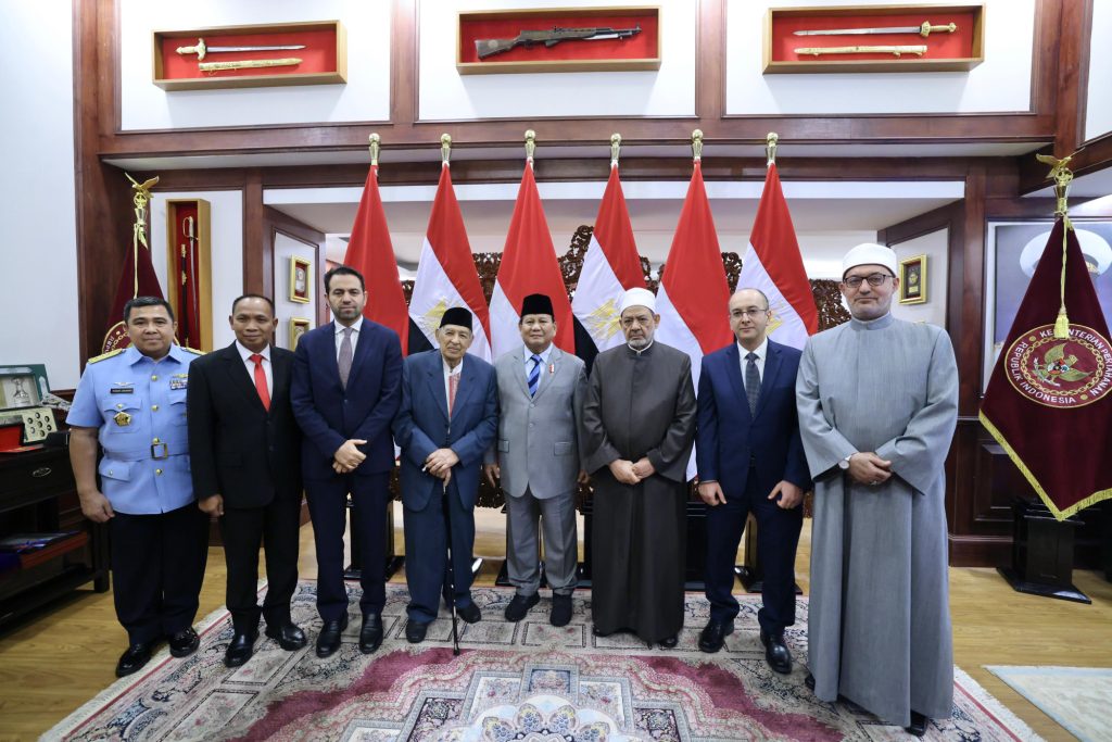 Prabowo menyambut kunjungan Imam Besar Al Azhar (10/7). Foto: Dokumentasi Biro Humas Kemhan