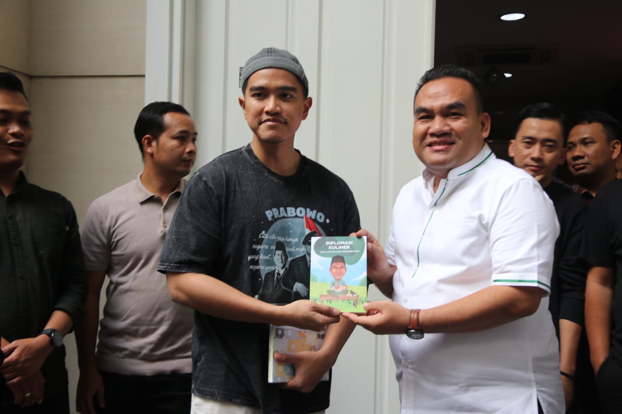 SEPAKAT: Bupati Blora Arief Rohman saat bertemu Ketua Umum DPP PSI, Kaesang di Jakarta. Foto: PROKOMPIM PEMKAB BLORA UNTUK RADAR KUDUS