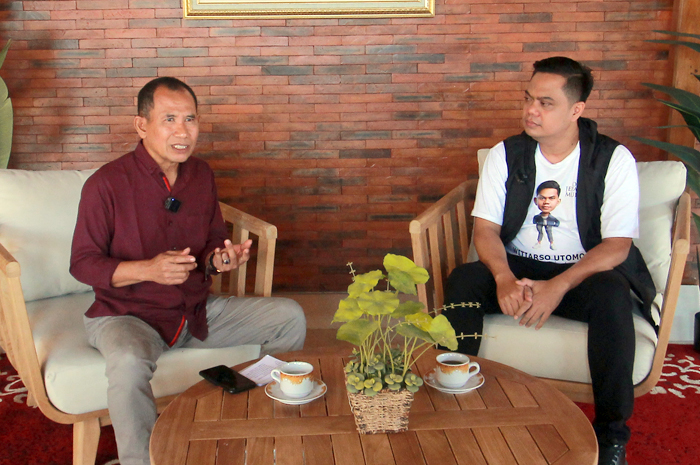 VISIONER: Witiarso Utomo, bakal calon bupati Jepara, saat mengisi Jateng Talk bersama Direktur Radar Kudus dan Direktur Jawa Pos TV Jateng Baehaqi kemarin.