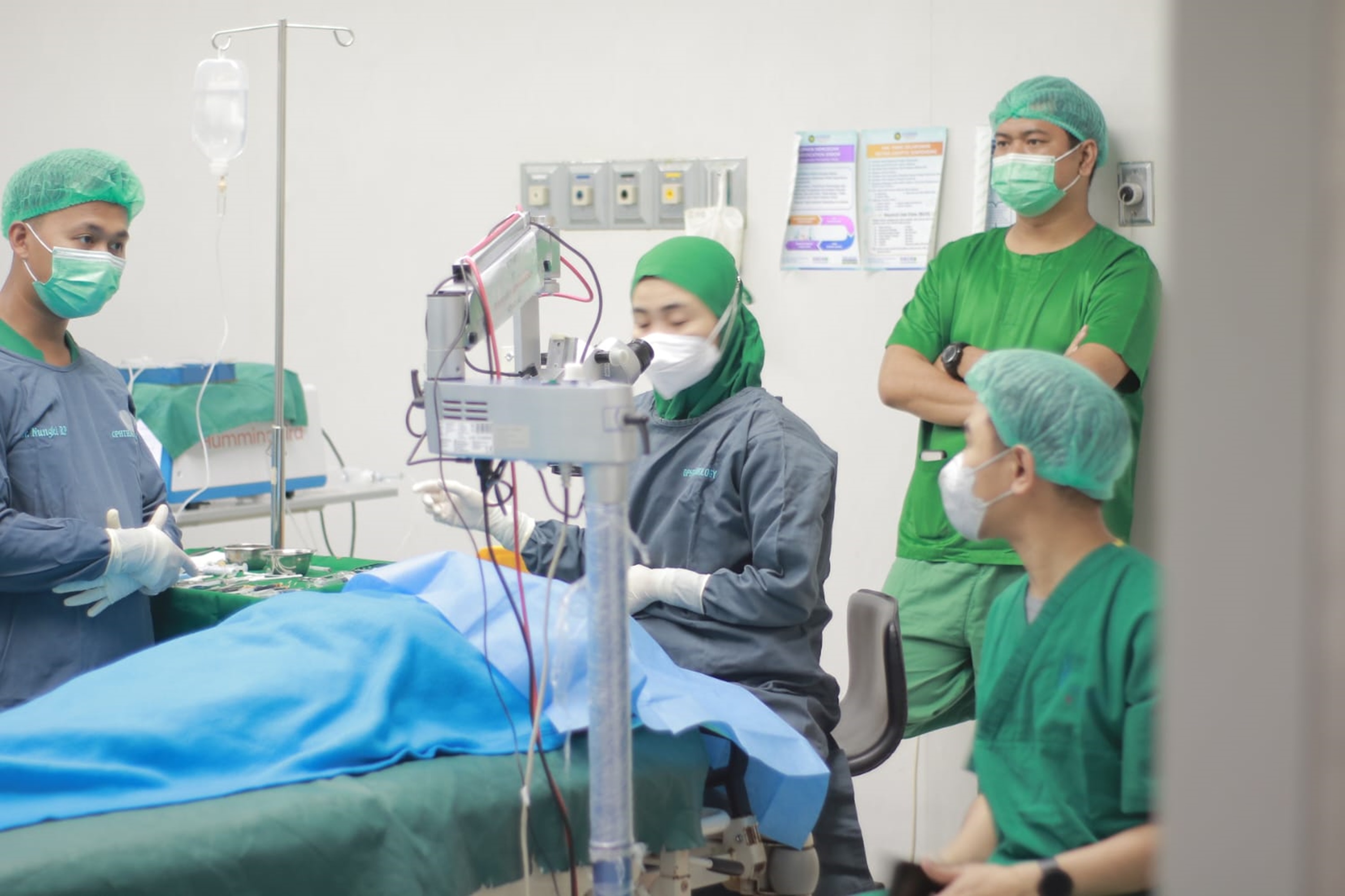 DIBANTU: RSU Fastabiq Sehat PKU Muhammadiyah Pati melaksanakan bantuan koperasi katarak gratis di RS setempat belum lama ini.
