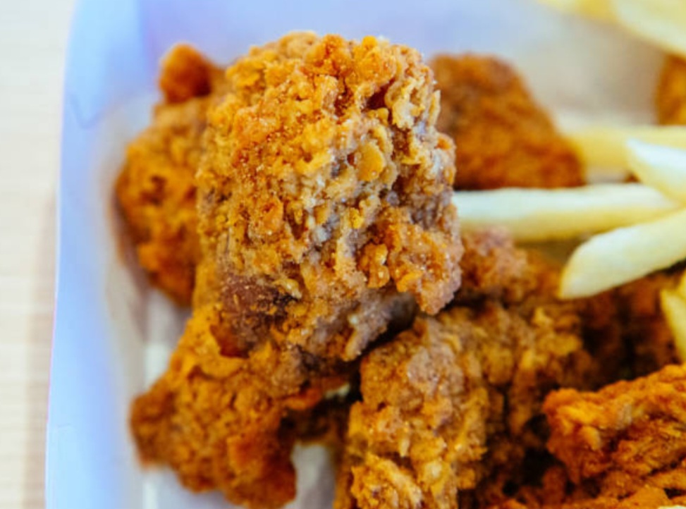 Ilustrasi crispy fried chicken. Foto: istockphoto.com