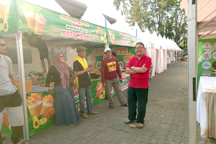 OBAT KANGEN: Tim dari Dindagkop Rembang mengecek kesiapan Rembang Expo yang akan digelar selama sepekan.
