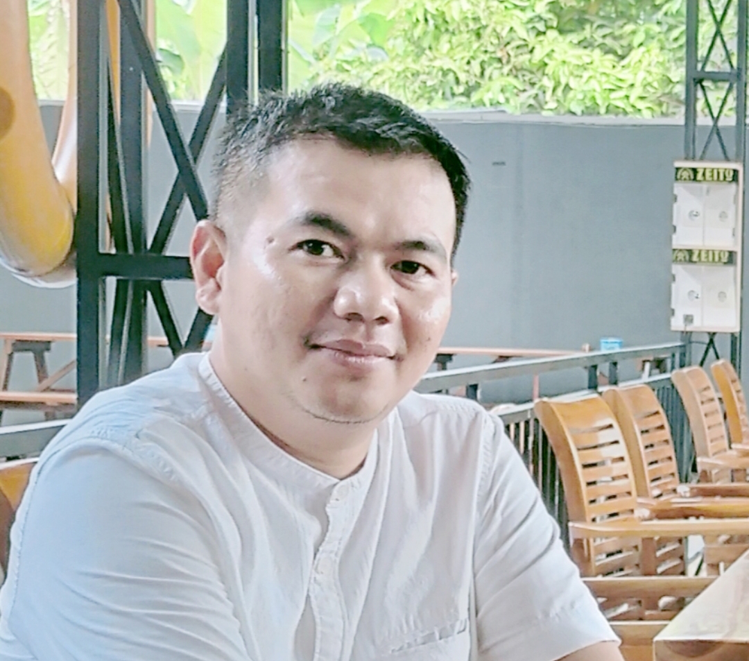 Kepala Desa Dukuhseti, Rifai.