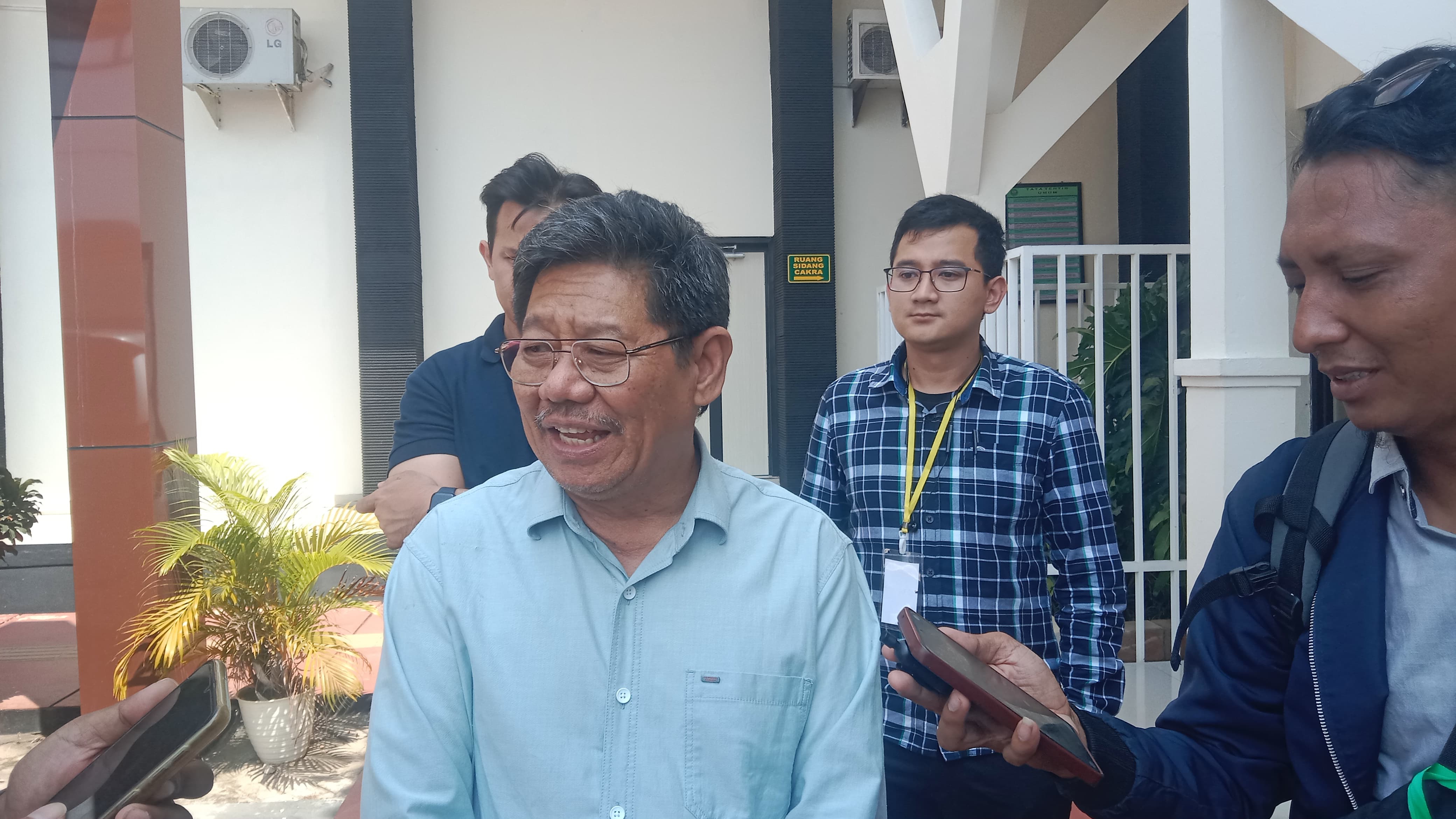 DOK: Staf Khusus PT Multi Garmenjaya, Sufiyanto usai mengikuti sidang vonis terdakwa pemalsuan celana merek Cardinal di Pengadilan Negeri Pati, (25/7).