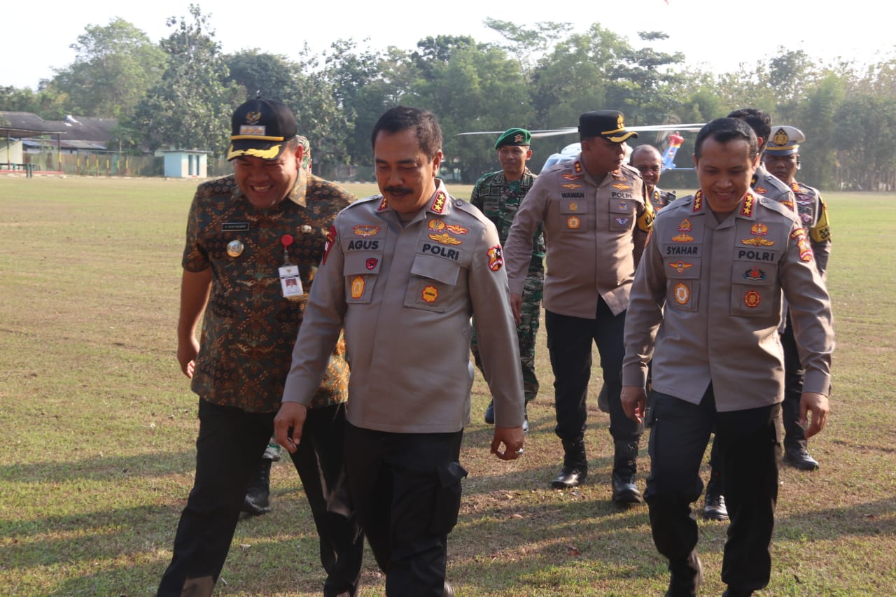 Komjen Pol Agus Andrianto bersama Bupati Blora