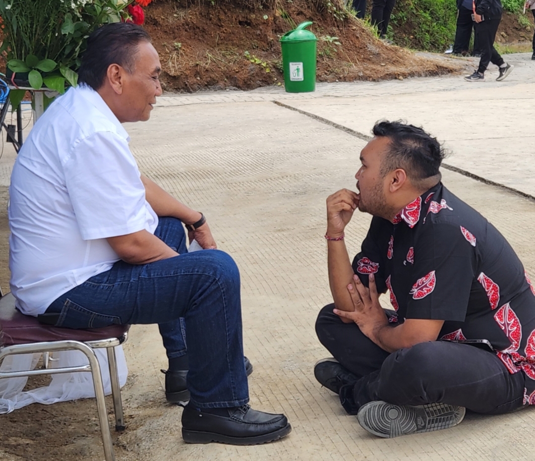 DUKUNGAN: Staf Bambang Pacul, Andika Adikrishna Gunarjo, menerima banyak dukungan masyarakat untuk maju di Pilkada Kabupaten Blora 2024.