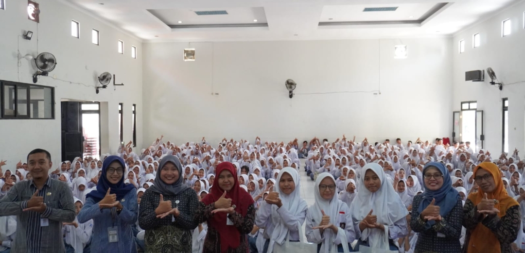 ANTUSIAS: Ratusan Pelajar SMKN 1 Kudus Antusias Ikuti Sosialisasi Jaminan Kesehatan dalam acara BPJS Goes to School pada Selasa (30/7).