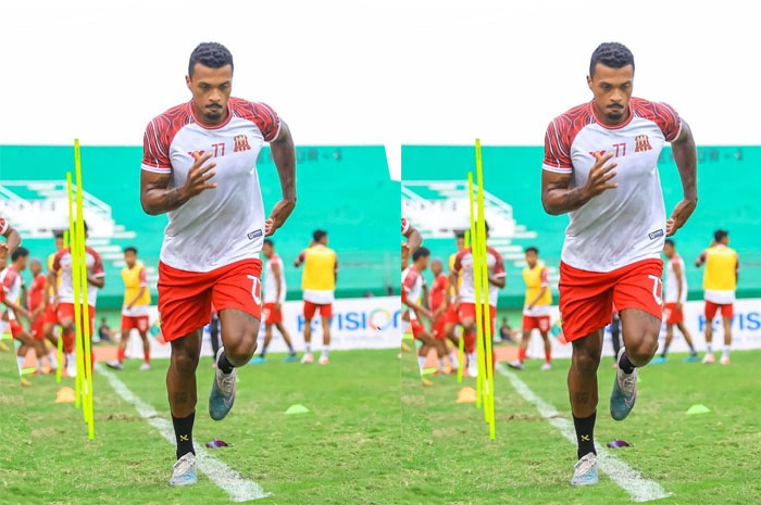 ANYAR: Striker asing asal Brazil Rosalvo Junior resmi direkrut Persijap Jepara untuk kompetisi Liga 2 musim 2024/2025. Musim lalu, dia membela Deltras Sidoarjo.