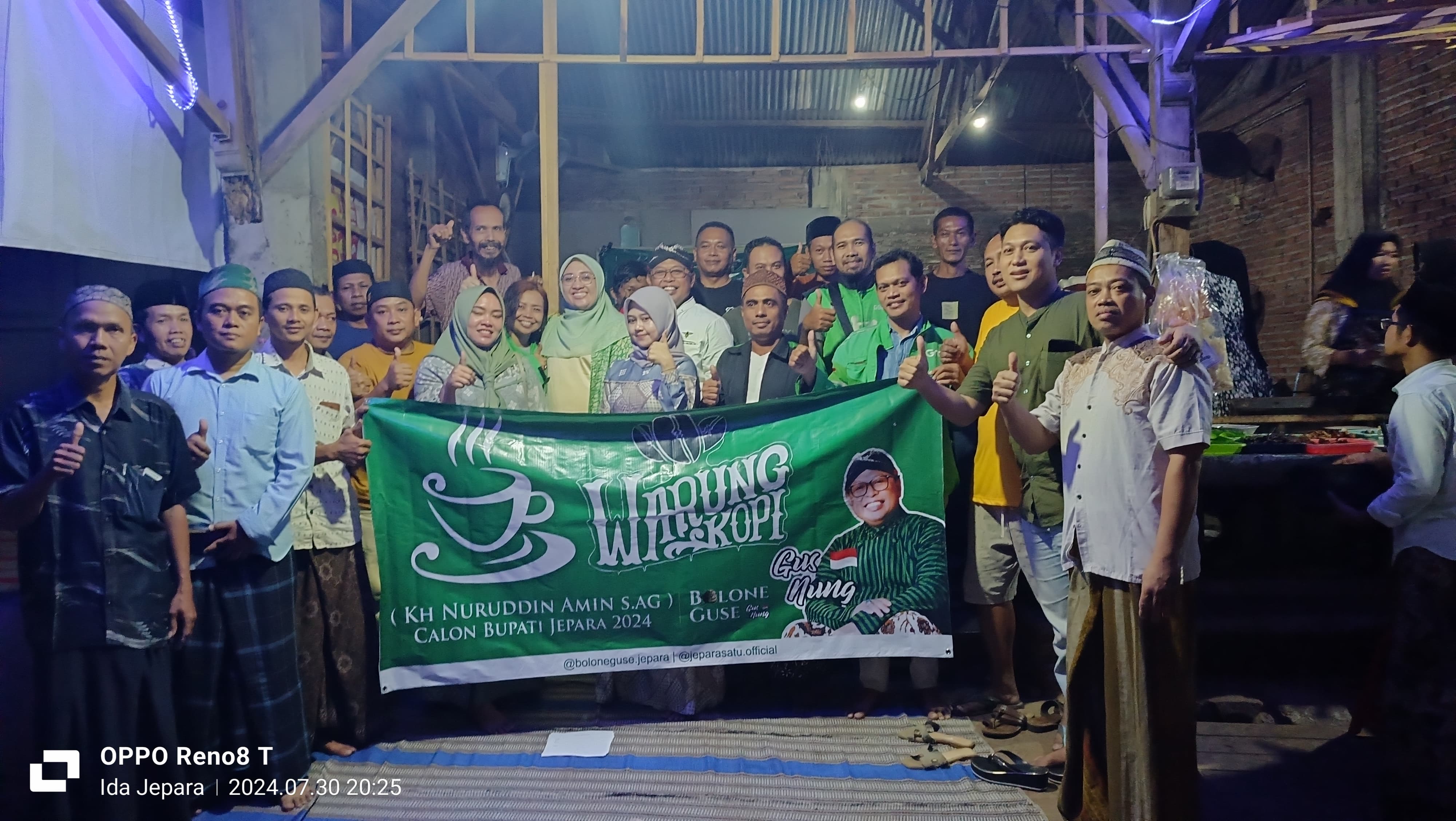 MERESMIKAN: Gus Nung meresmikan Warung Kopi Bolone Bose d 16 Kecamatan di Jepara