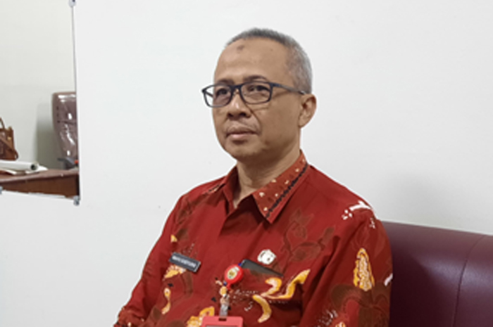 KLARIFIKASI: Kepala BPPKAD Grobogan Wahyu Susetijono saat menjelaskan pemberian surat kesalah satu kafe ternama di Grobogan.