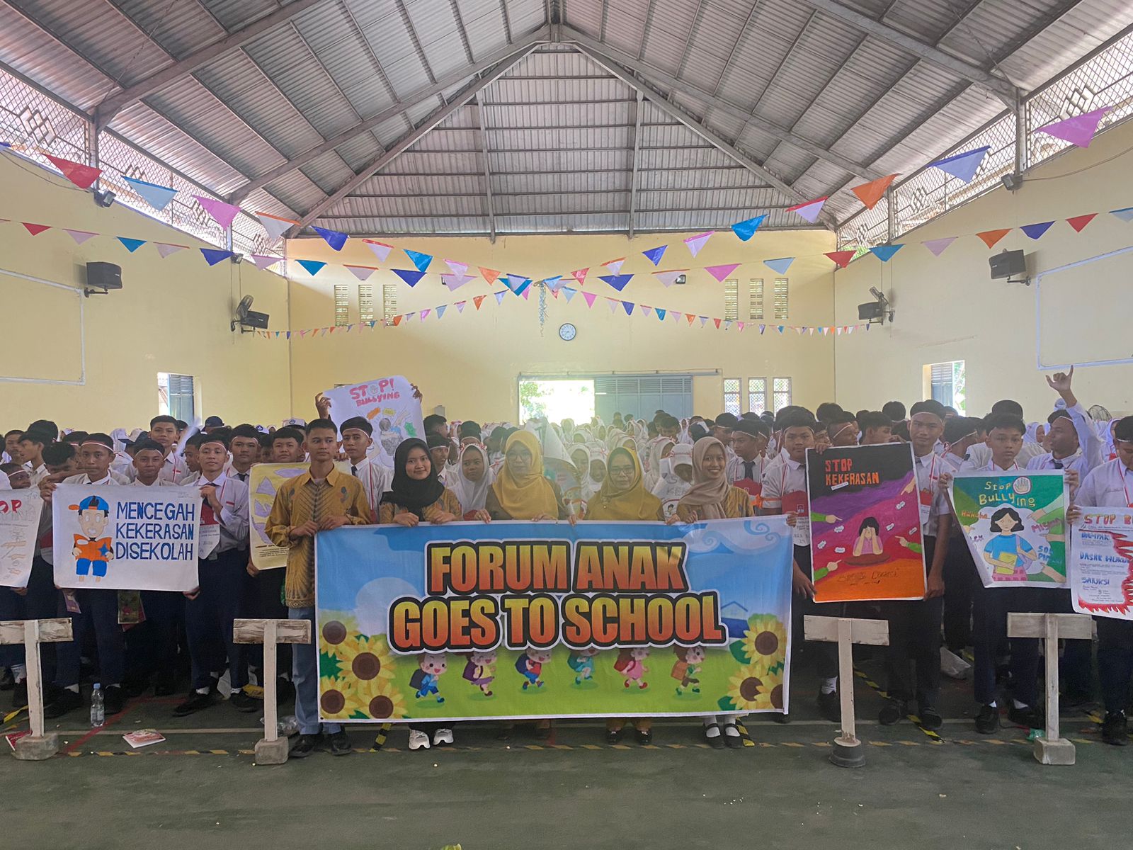 SOSIALISASI: DP3AKB Grobogan saat sosialisasi ke sejumlah sekolah.