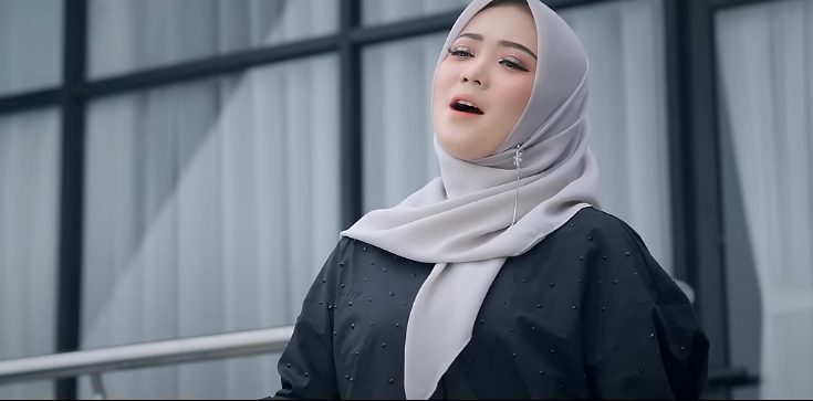 Fauzana - Kok Indak Labiah Bialah Samo