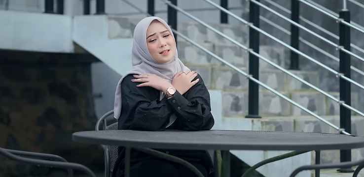 Fauzana - Kok Indak Labiah Bialah Samo