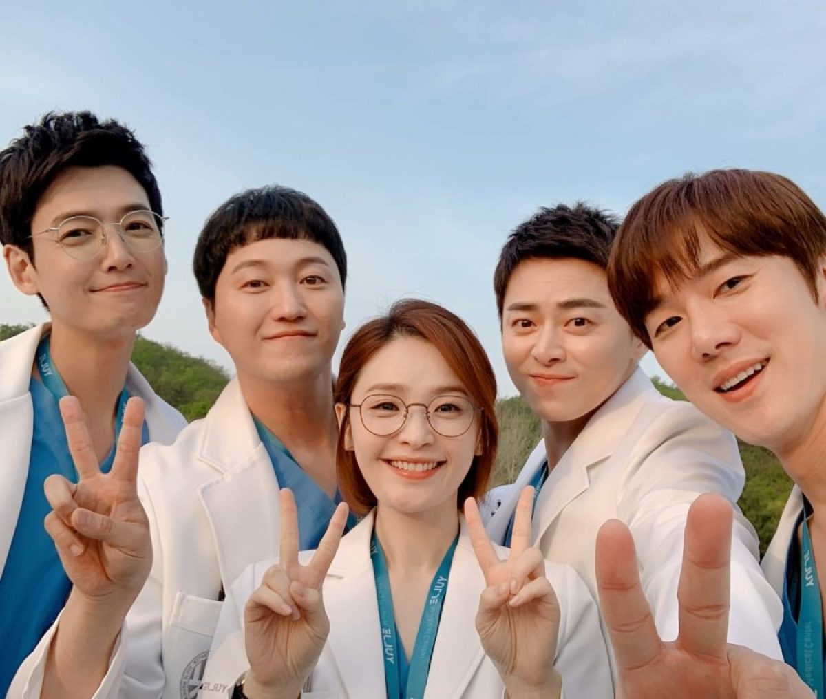 Para cast dalam Drakor Hospital Playlist