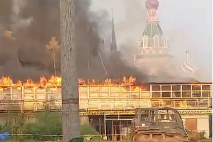 Taman Bunga Celosia di Bandungan, Kabupaten Semarang yang dikabarkan terbakar, Selasa (6/8/2024) sore, hingga saat ini masih dilakukan pemadaman.