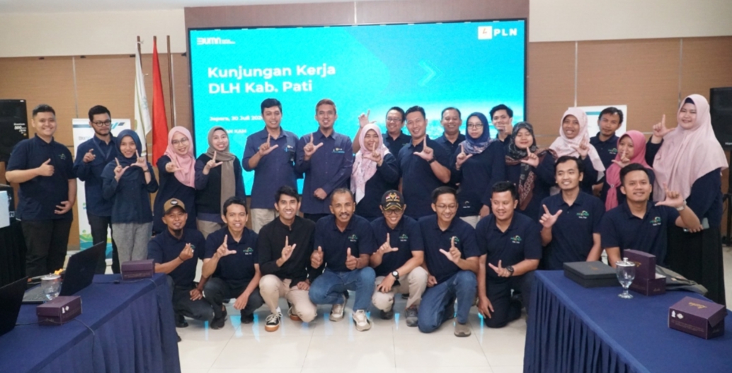 SEMANGAT: Rombongan Dinas Lingkungan Hidup (DLH) Kabupaten Pati melakukan kunjungan kerja ke PLN UIK Tanjung Jati B pertengahan bulan.