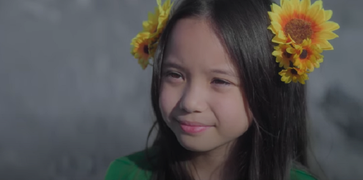 Gempi model video klip Gala Bunga Matahari