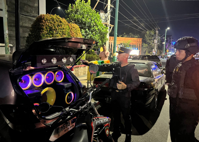 OPERASI: Tim Patroli Presisi Siraju Polres Jepara melakukan kegiatan rutin patroli kewilayahan dalam menjaga situasi Kamtibmas yang aman dan kondusif khususnya wilayah Jepara, Sabtu (10/8).