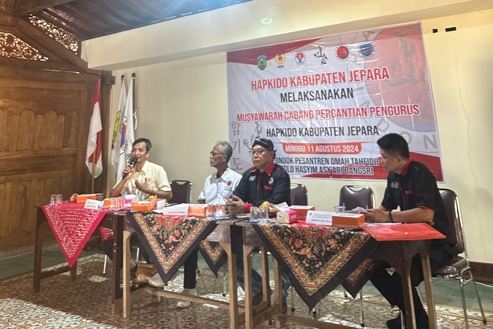 SAH: Gus Nung (dua dari kanan) terpilih secara aklamasi sebagai Ketua Hapkido Jepara.