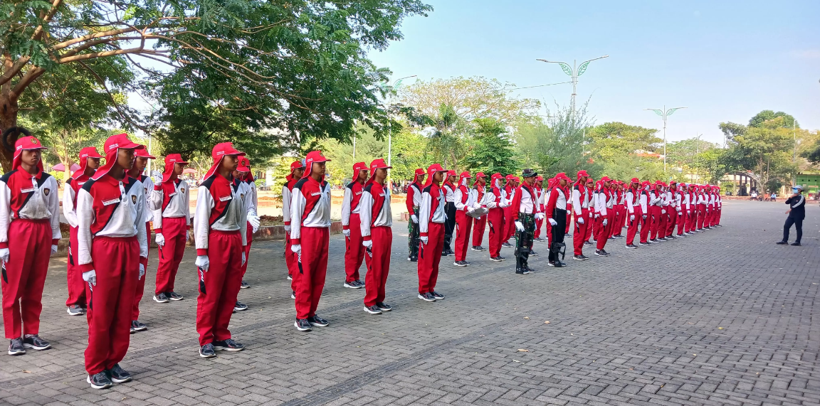 Calon paskibraka berlatih di Alun-alun Simpang Tujuh Kudus. KESBANGPOL KUDUS UNTUK RADAR KUDUS