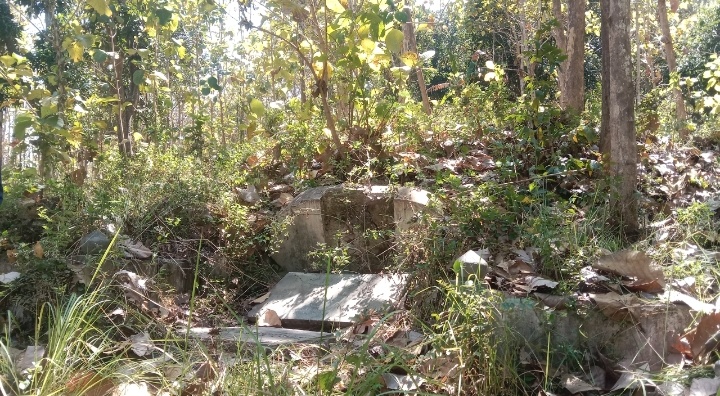 Bongpay yang berada di sekitar lokasi temuan prasasti di Desa Warugunung, Pancur.