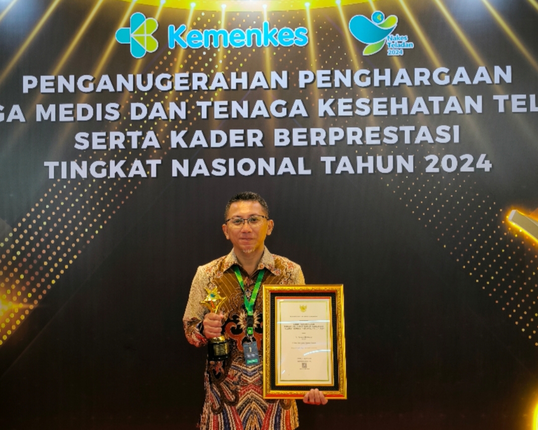 PRESTASI: dr. Corona Rintawan, Sp. EM, KDM, spesialis emergensi medicine Rumah Sakit Bhina Bhakti Husada Rembang menerima penghargaan kategori tenaga kesehatan teladan nasional 2024 dari Kemenkes.